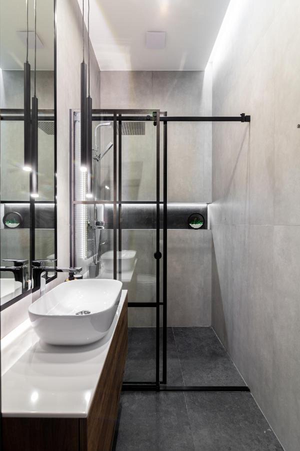 Dream Apartament On Drahomanova Street Lviv Dış mekan fotoğraf