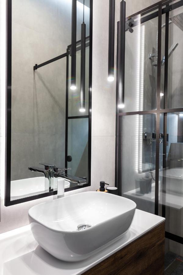 Dream Apartament On Drahomanova Street Lviv Dış mekan fotoğraf