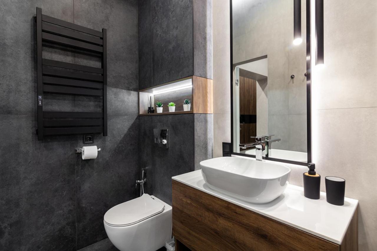 Dream Apartament On Drahomanova Street Lviv Dış mekan fotoğraf