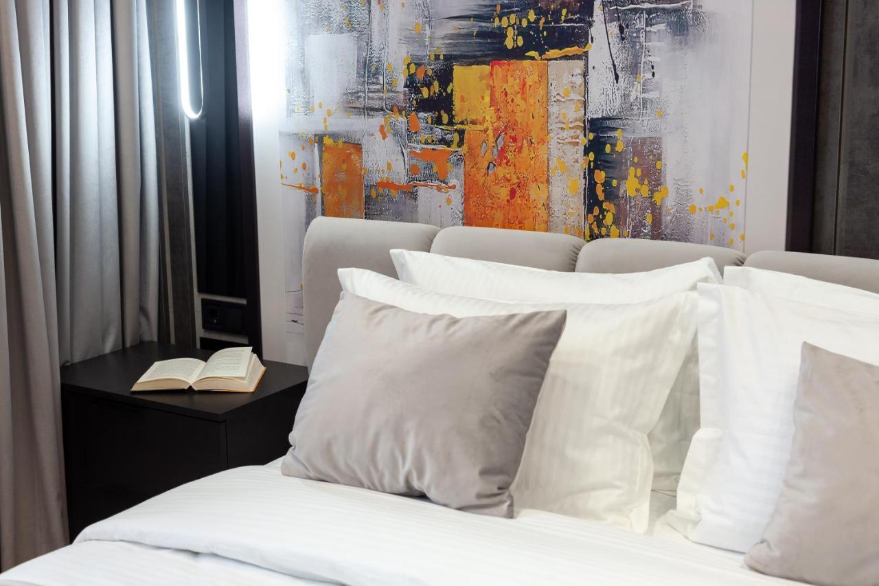 Dream Apartament On Drahomanova Street Lviv Dış mekan fotoğraf