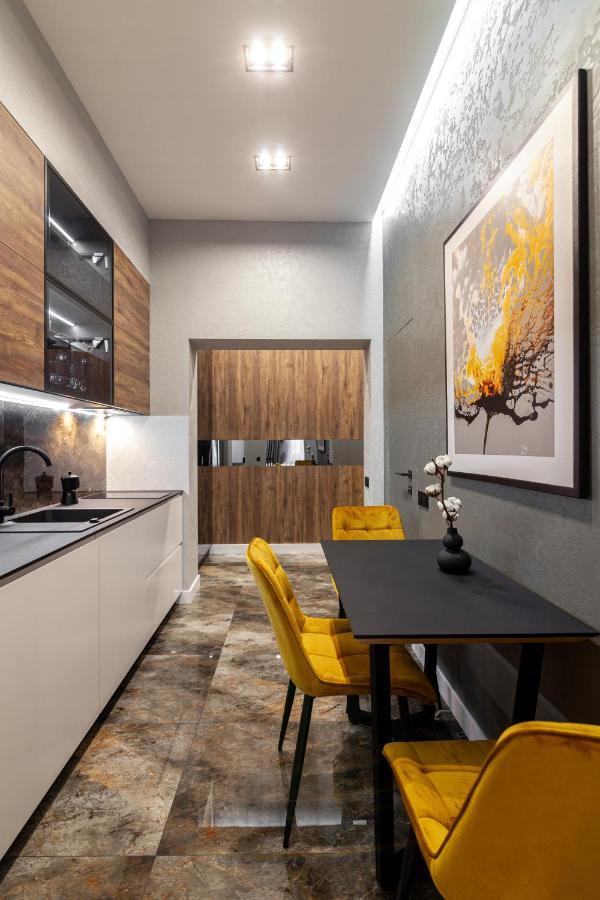 Dream Apartament On Drahomanova Street Lviv Dış mekan fotoğraf