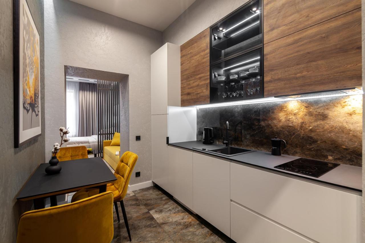 Dream Apartament On Drahomanova Street Lviv Dış mekan fotoğraf